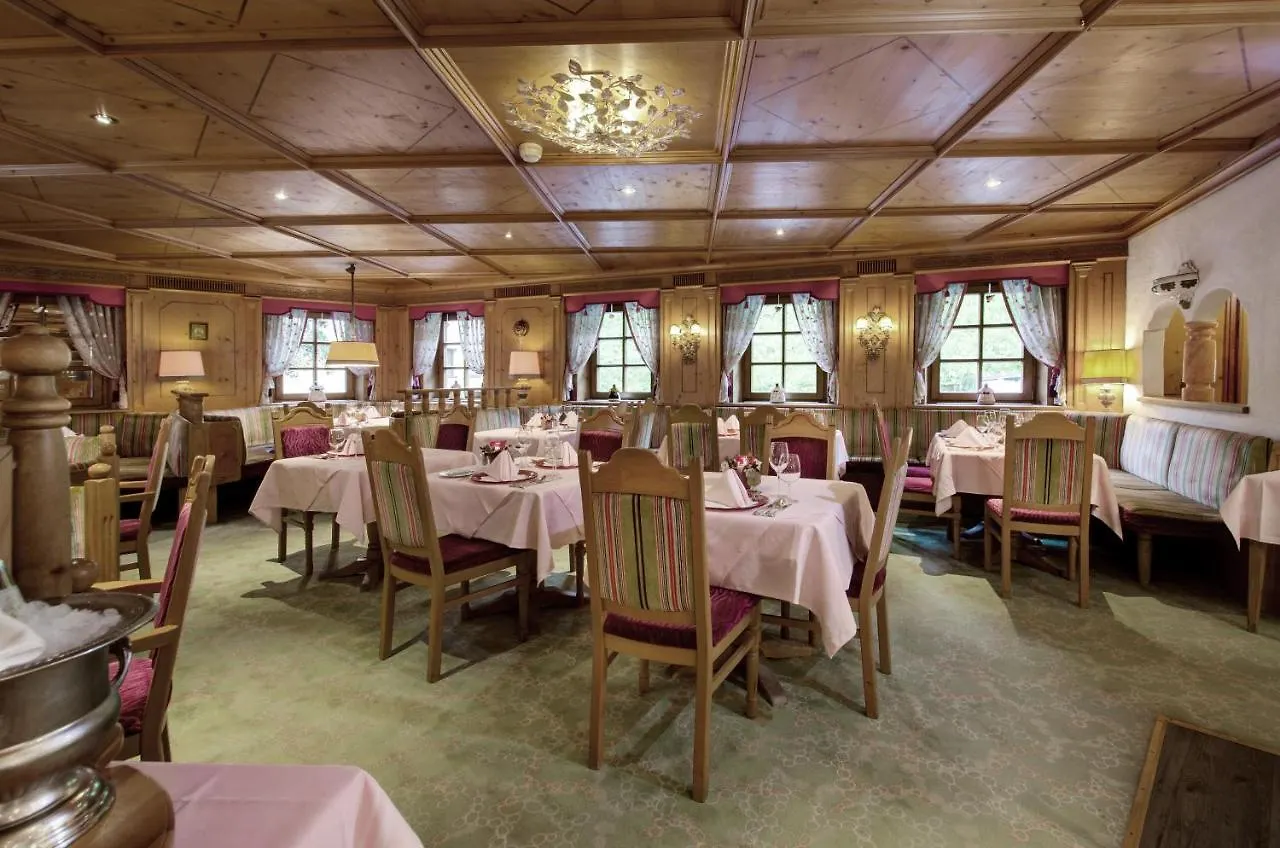 Boutique-Hotel Bauer Saalbach-Hinterglemm Austria