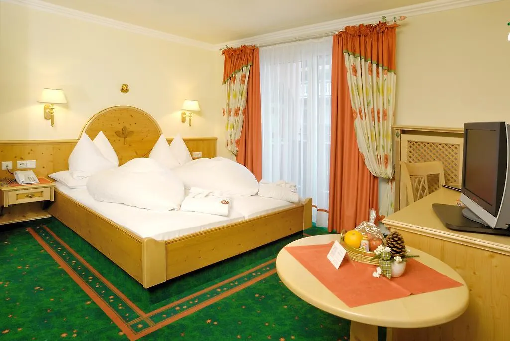 Boutique-Hotel Bauer Saalbach-Hinterglemm 4*,  Austria